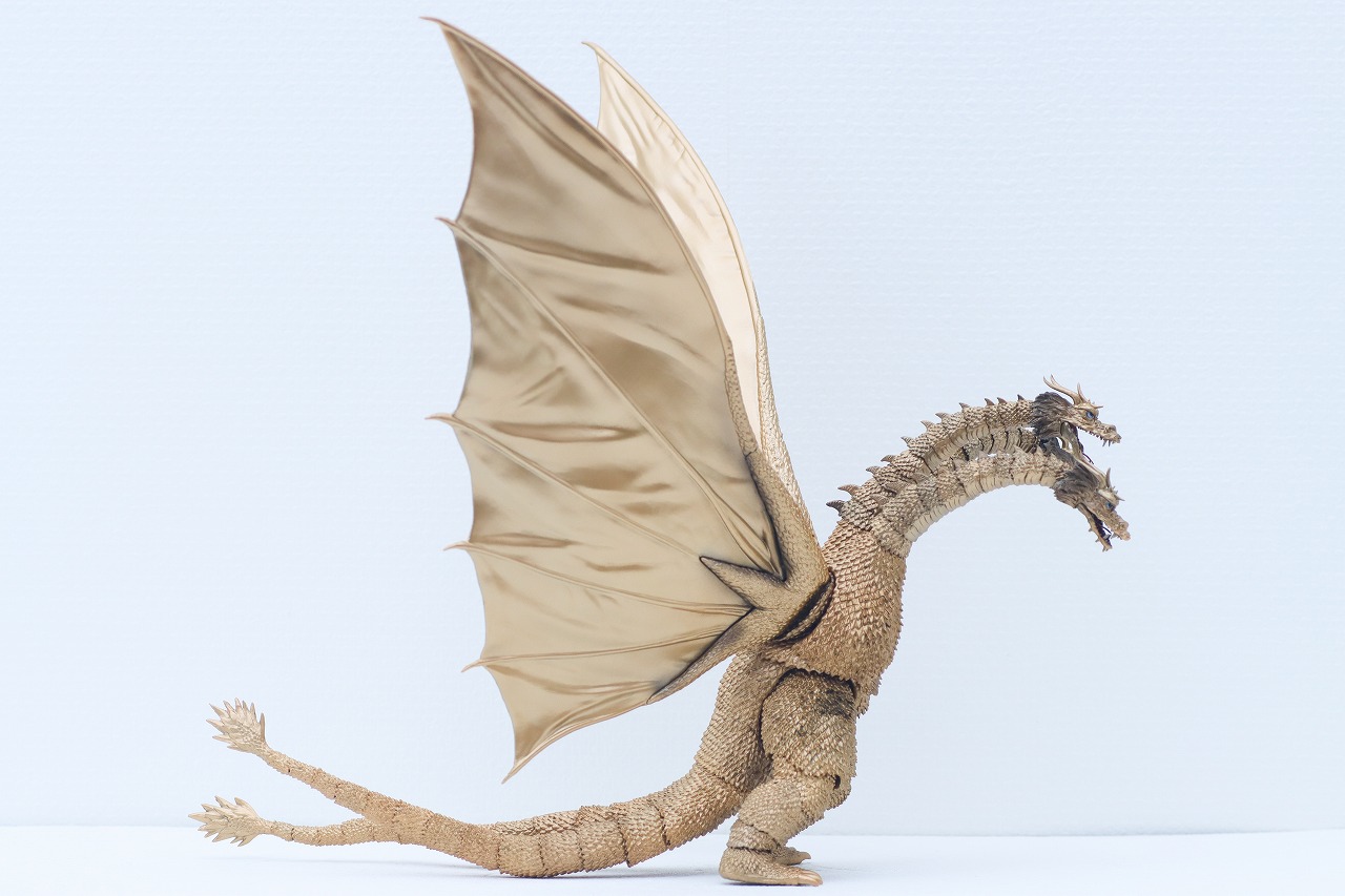 S.H.モンスターアーツ　キングギドラ（1972）　レビュー　本体