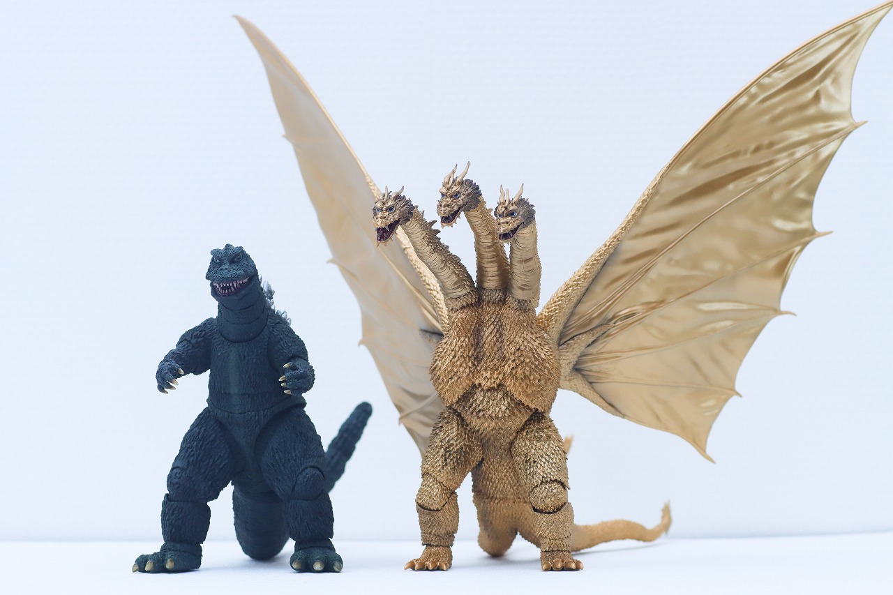 S.H.モンスターアーツ　キングギドラ（1972）　レビュー　本体　ゴジラ　比較