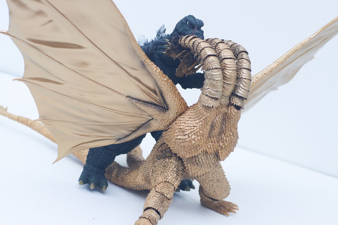 S.H.モンスターアーツ　キングギドラ（1972）　レビュー　アクション