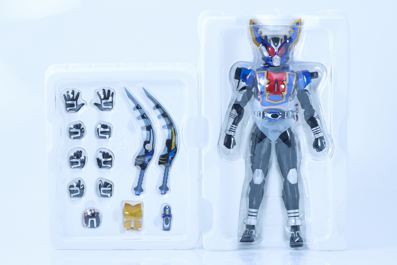 S.H.フィギュアーツ 真骨彫製法 仮面ライダーガタック ハイパーフォーム レビュー パッケージ