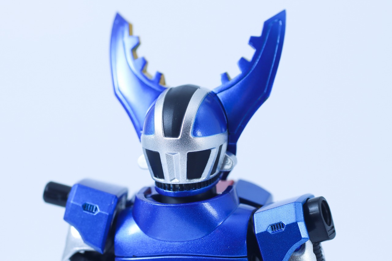 S.H.フィギュアーツ 真骨彫製法　仮面ライダーガタック ハイパーフォーム　レビュー　本体