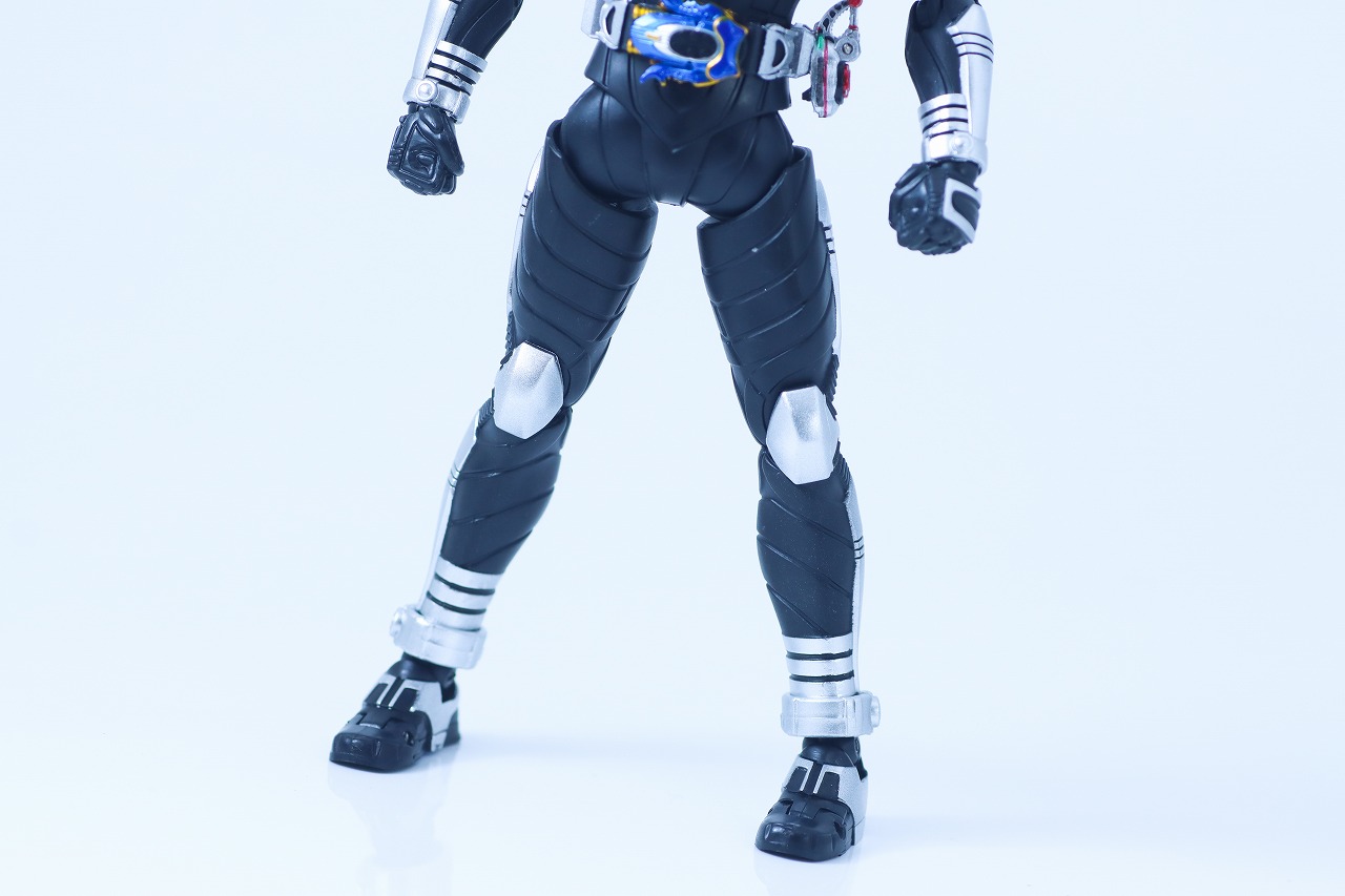 S.H.フィギュアーツ 真骨彫製法　仮面ライダーガタック ハイパーフォーム　レビュー　本体