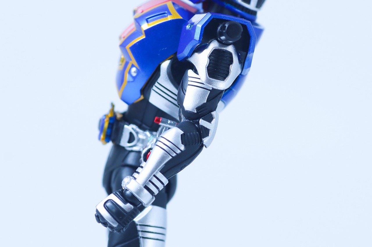 S.H.フィギュアーツ 真骨彫製法 仮面ライダーガタック ハイパーフォーム レビュー 本体