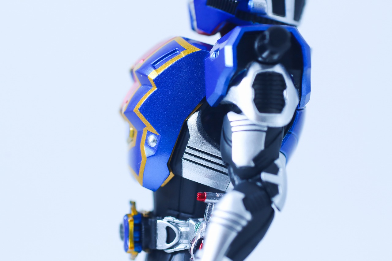 S.H.フィギュアーツ 真骨彫製法 仮面ライダーガタック ハイパーフォーム レビュー 本体