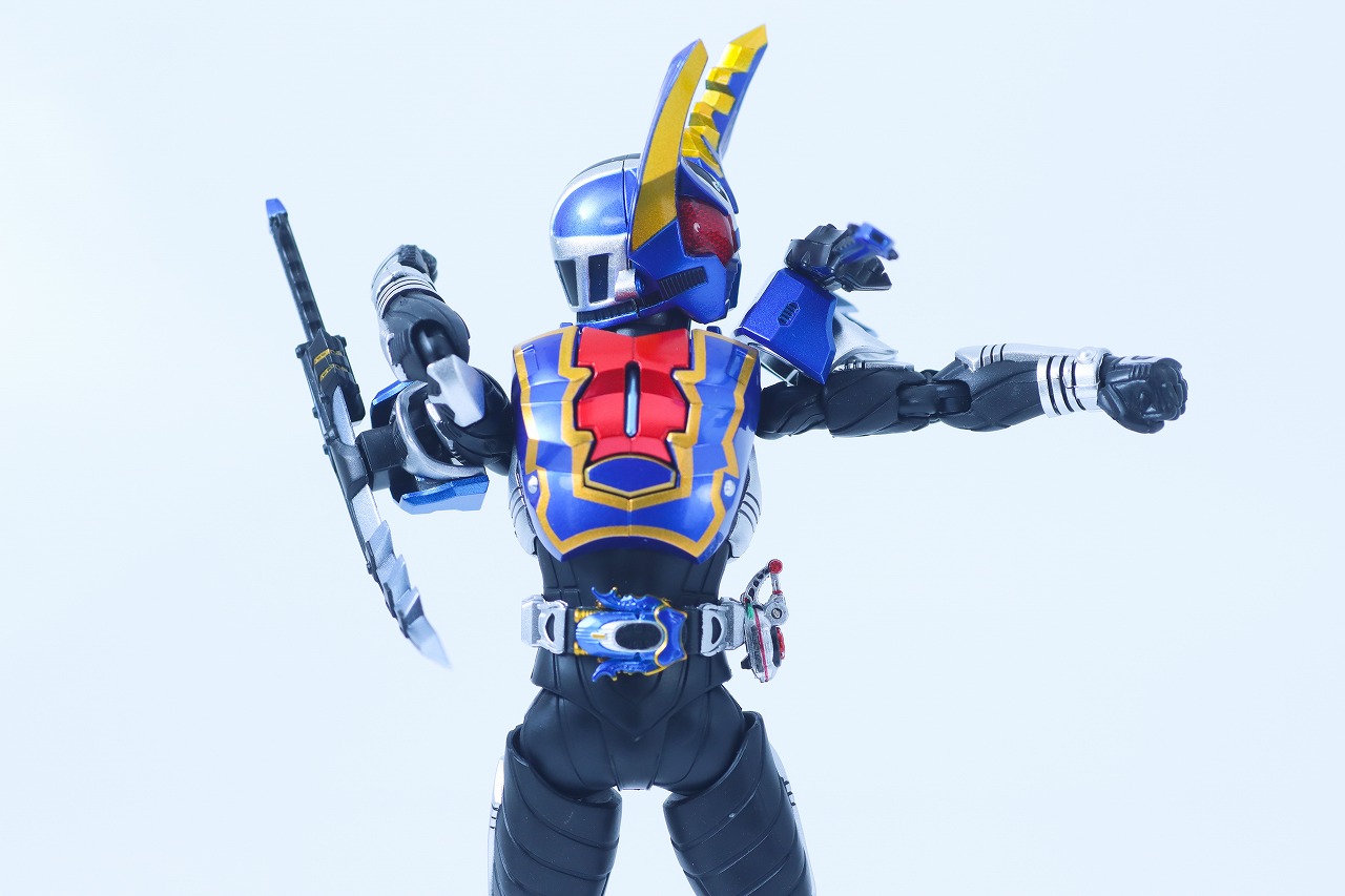 S.H.フィギュアーツ 真骨彫製法 仮面ライダーガタック ハイパーフォーム レビュー 可動範囲