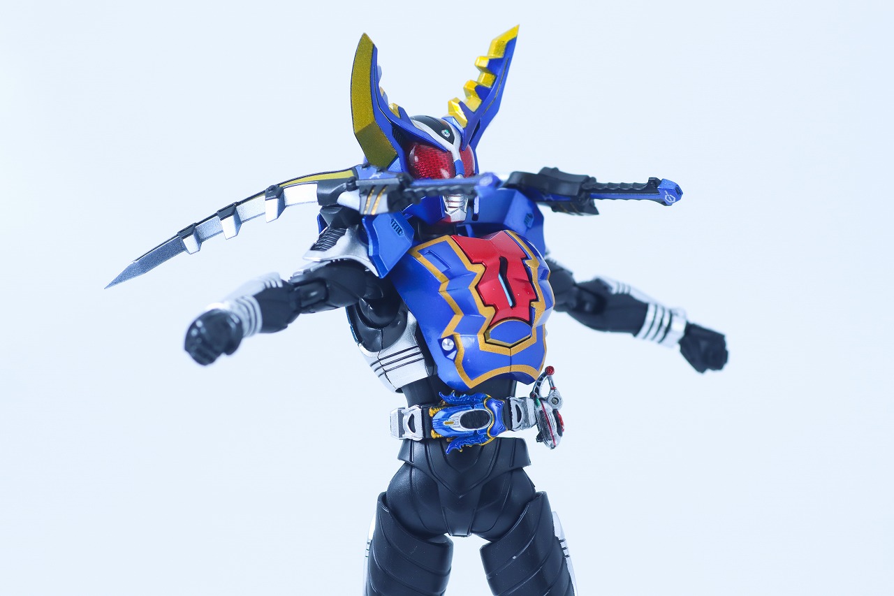 S.H.フィギュアーツ 真骨彫製法 仮面ライダーガタック ハイパーフォーム レビュー 可動範囲
