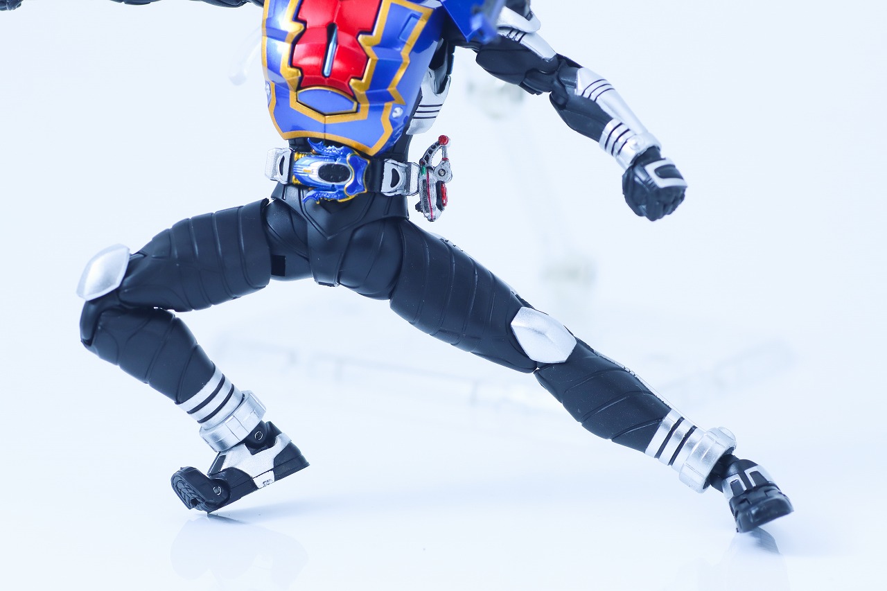 S.H.フィギュアーツ 真骨彫製法 仮面ライダーガタック ハイパーフォーム レビュー 可動範囲