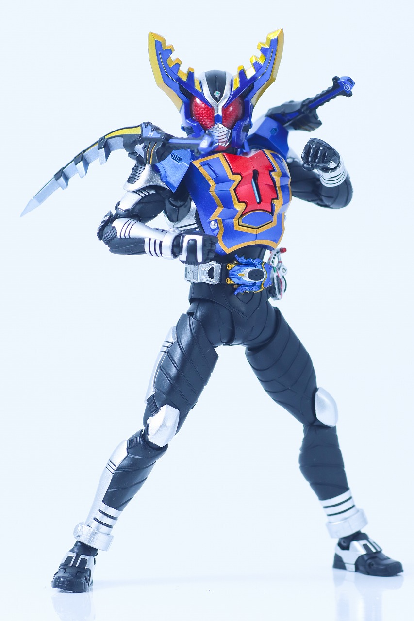 S.H.フィギュアーツ 真骨彫製法　仮面ライダーガタック ハイパーフォーム　レビュー　本体