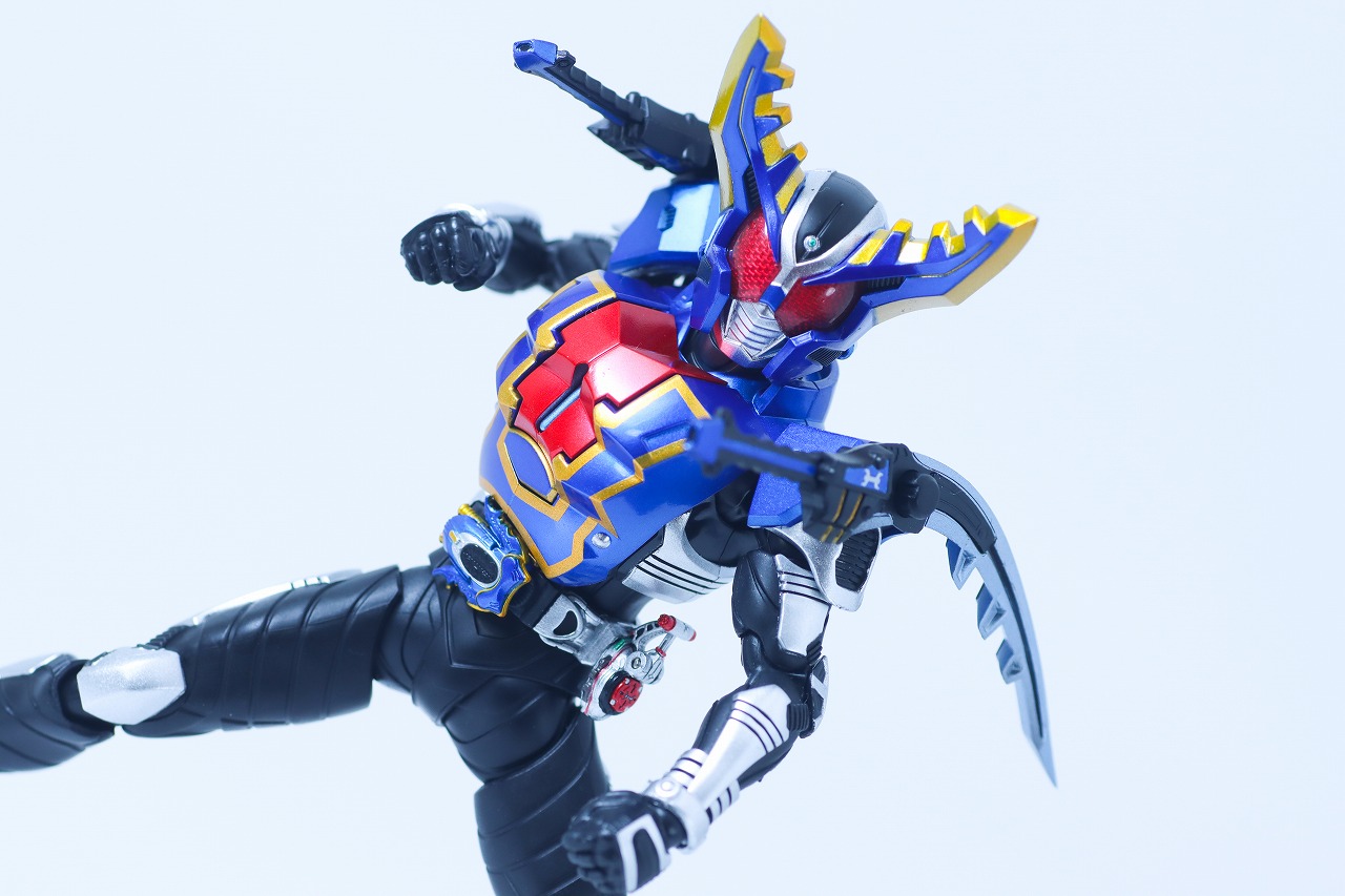 S.H.フィギュアーツ 真骨彫製法 仮面ライダーガタック ハイパーフォーム レビュー アクション