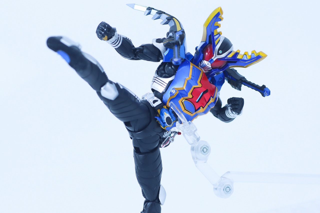 S.H.フィギュアーツ 真骨彫製法 仮面ライダーガタック ハイパーフォーム レビュー アクション