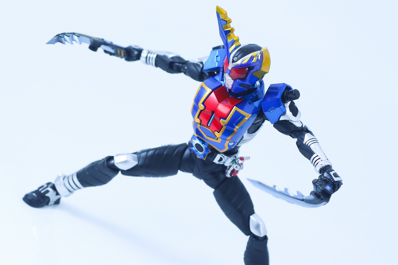 S.H.フィギュアーツ 真骨彫製法 仮面ライダーガタック ハイパーフォーム レビュー アクション