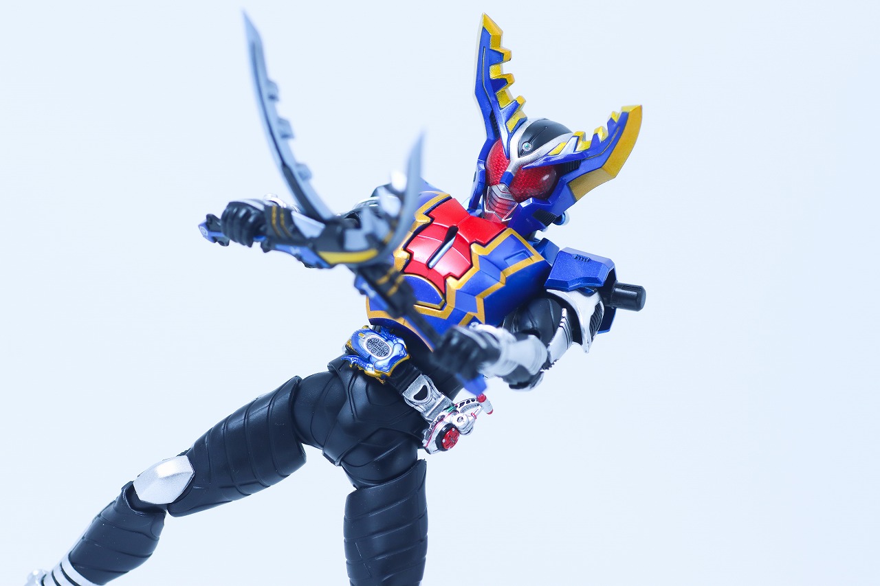 S.H.フィギュアーツ 真骨彫製法 仮面ライダーガタック ハイパーフォーム レビュー アクション