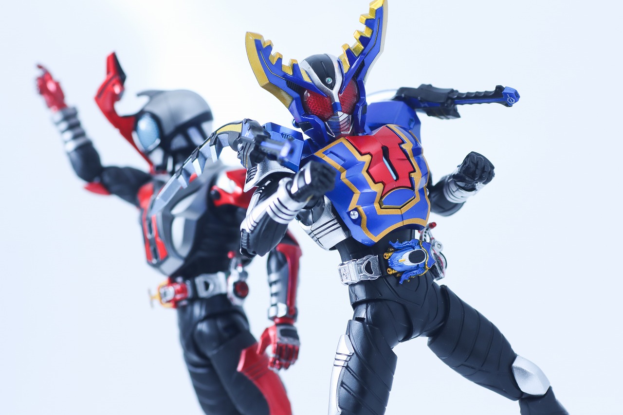 S.H.フィギュアーツ 真骨彫製法 仮面ライダーガタック ハイパーフォーム レビュー アクション 仮面ライダーカブト ハイパーフォーム