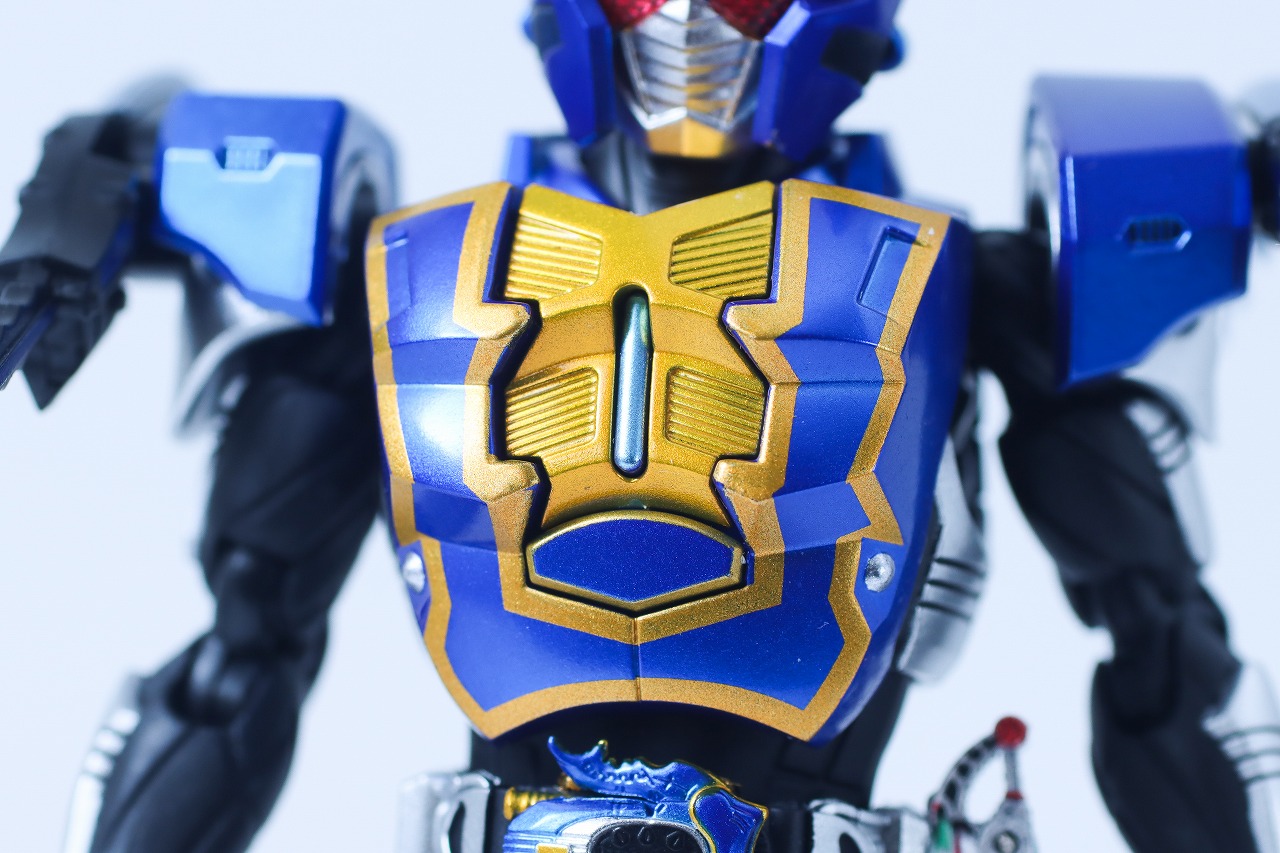 S.H.フィギュアーツ 真骨彫製法 仮面ライダーガタック ハイパーフォーム レビュー 付属品 ハイパークロックアップ 胸パーツ