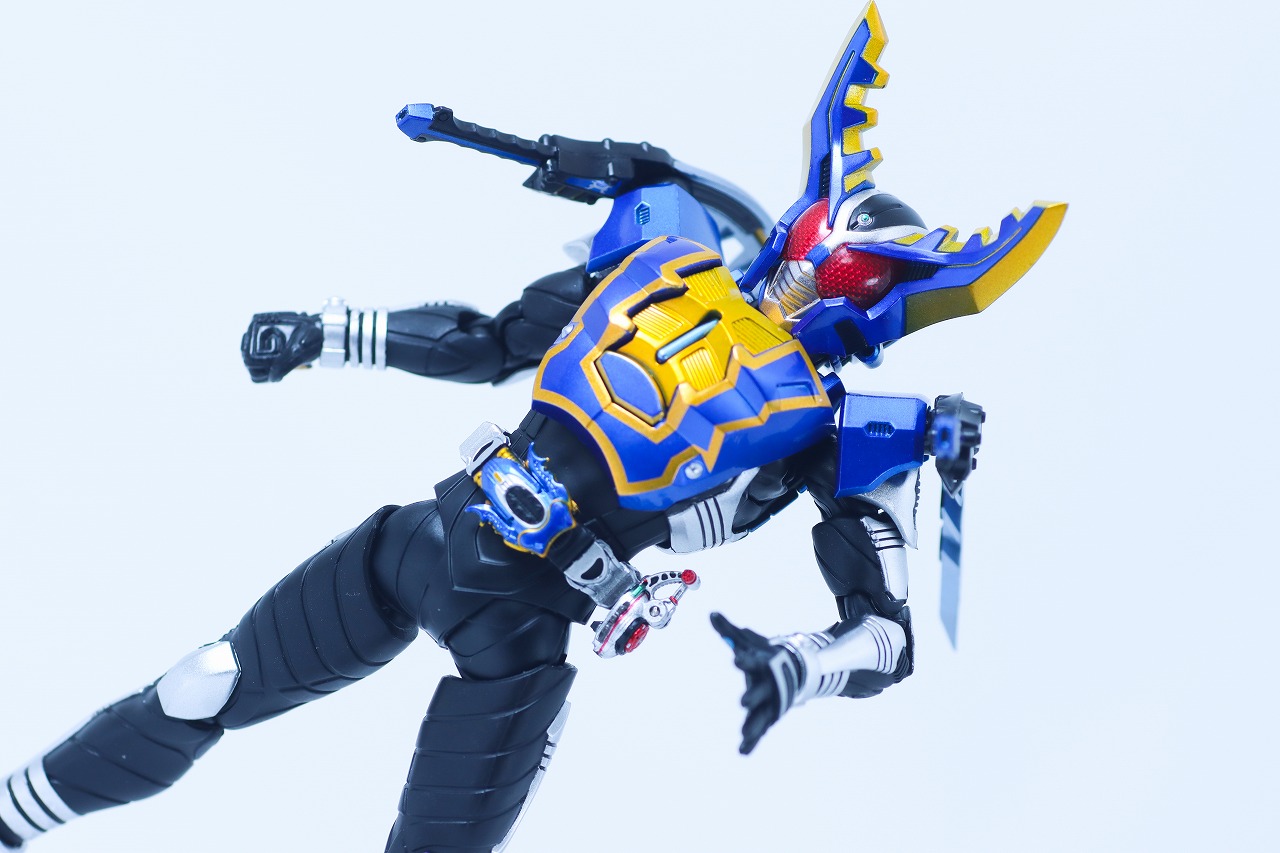 S.H.フィギュアーツ 真骨彫製法 仮面ライダーガタック ハイパーフォーム レビュー アクション