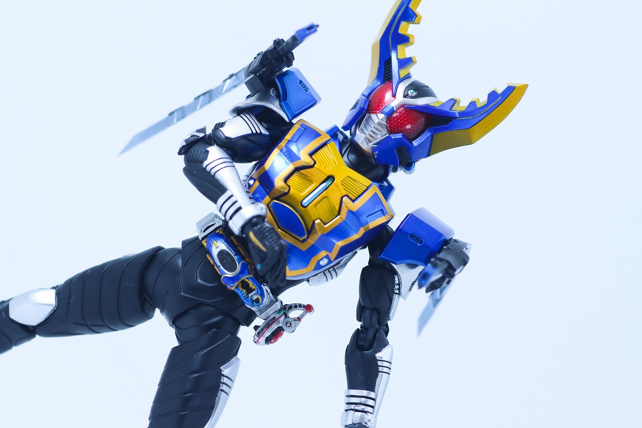 S.H.フィギュアーツ 真骨彫製法 仮面ライダーガタック ハイパーフォーム レビュー アクション