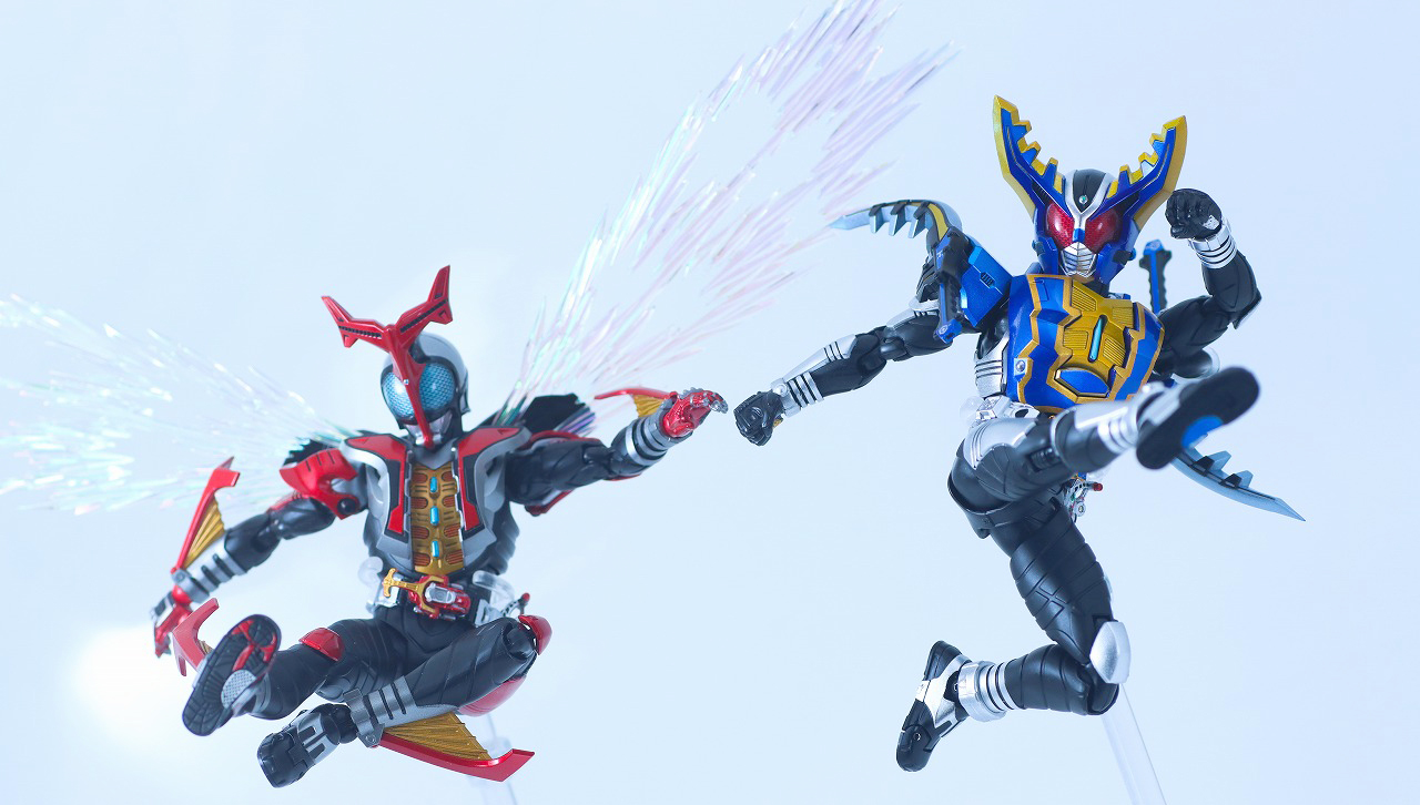 S.H.フィギュアーツ 真骨彫製法 仮面ライダーガタック ハイパーフォーム レビュー アクション 仮面ライダーカブト ハイパーフォーム