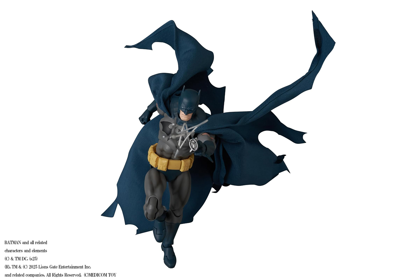 MAFEX　バットマン ダメージver.（『BATMAN：HUSH』）