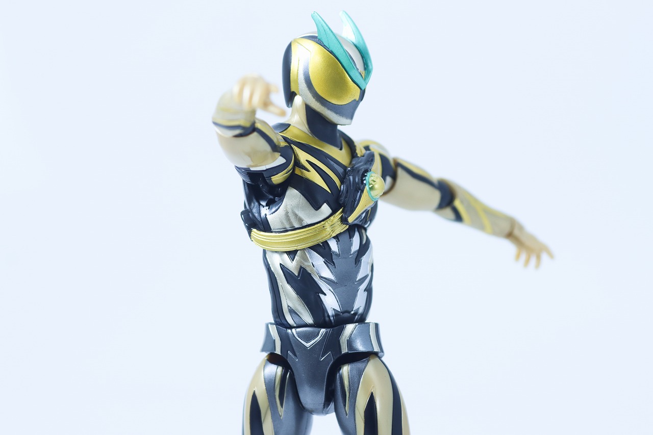 仮面ライダーアクションフィギュア　仮面ライダーゼッツ イナズマプラズマ　レビュー　可動範囲