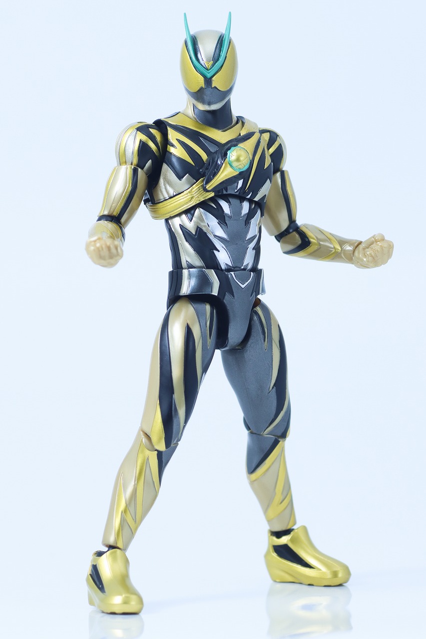 仮面ライダーアクションフィギュア　仮面ライダーゼッツ イナズマプラズマ　レビュー　本体