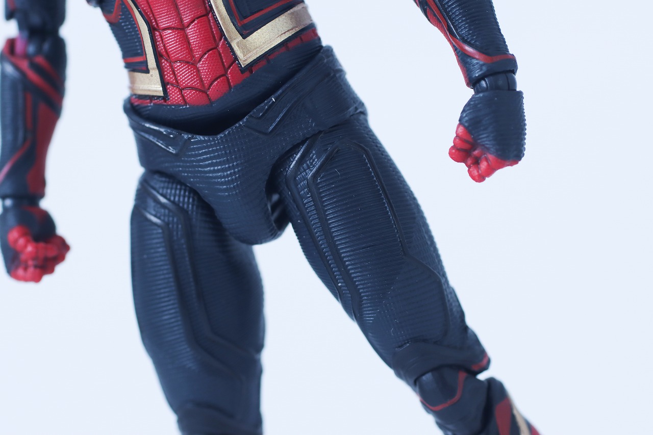MAFEX　スパイダーマン　インテグレーテッド　スーツ　レビュー　本体
