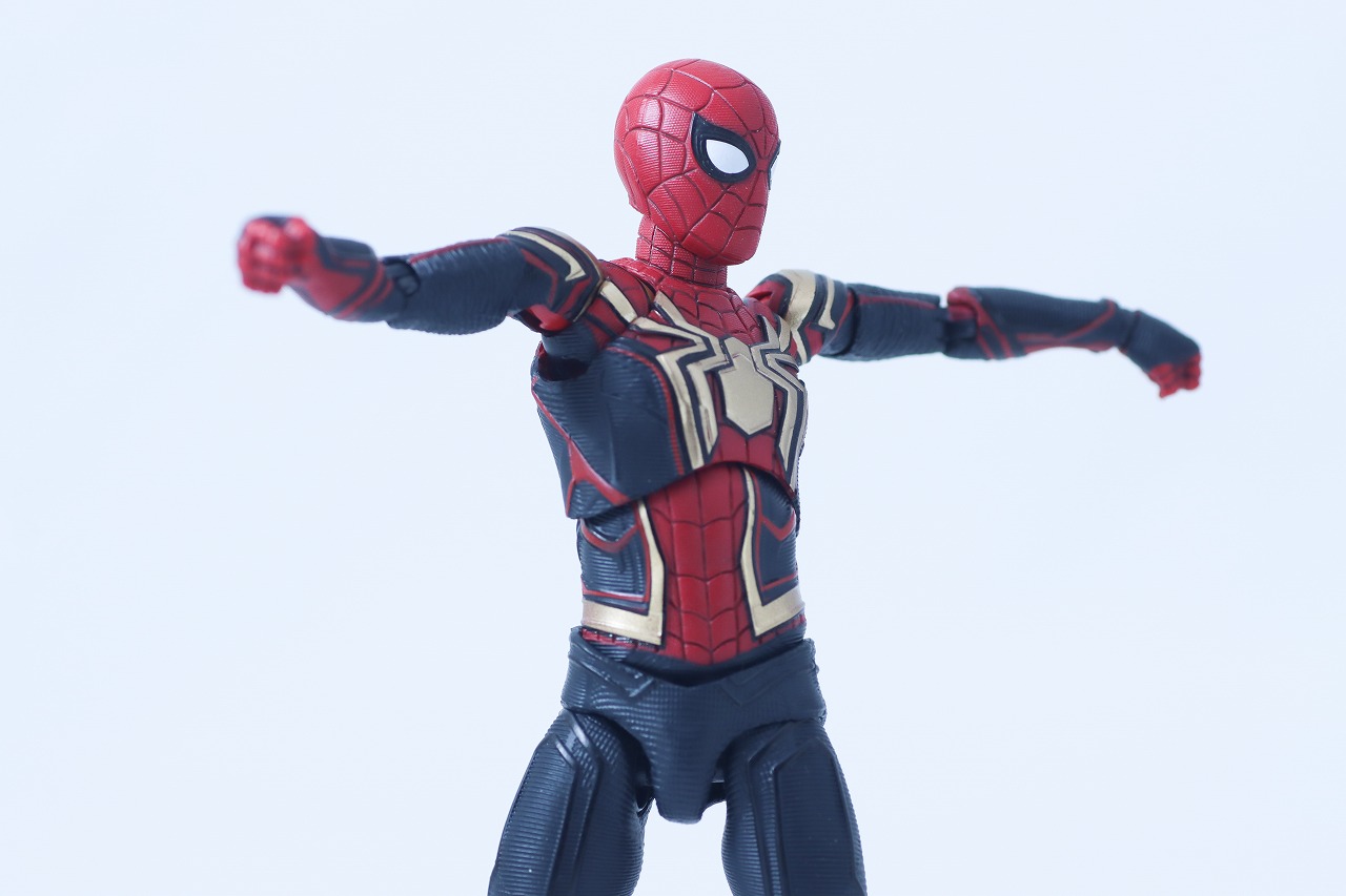 MAFEX　スパイダーマン　インテグレーテッド　スーツ　レビュー　可動範囲