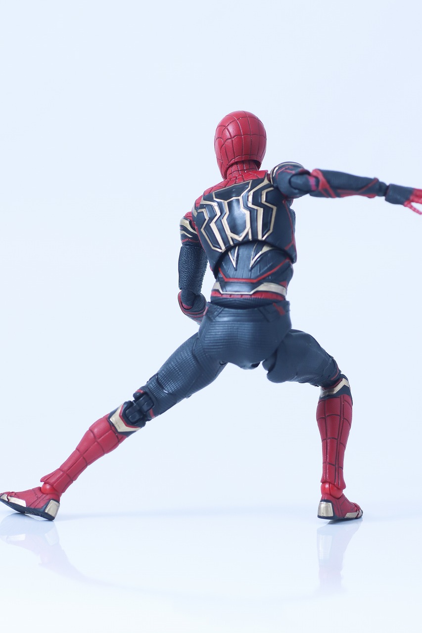 MAFEX　スパイダーマン　インテグレーテッド　スーツ　レビュー　本体