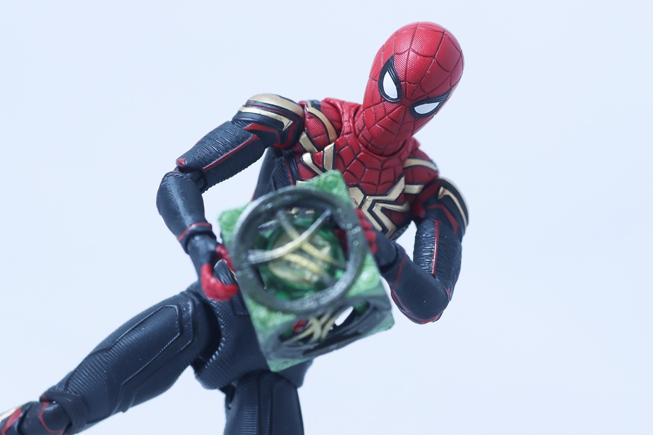 MAFEX　スパイダーマン　インテグレーテッド　スーツ　レビュー　アクション