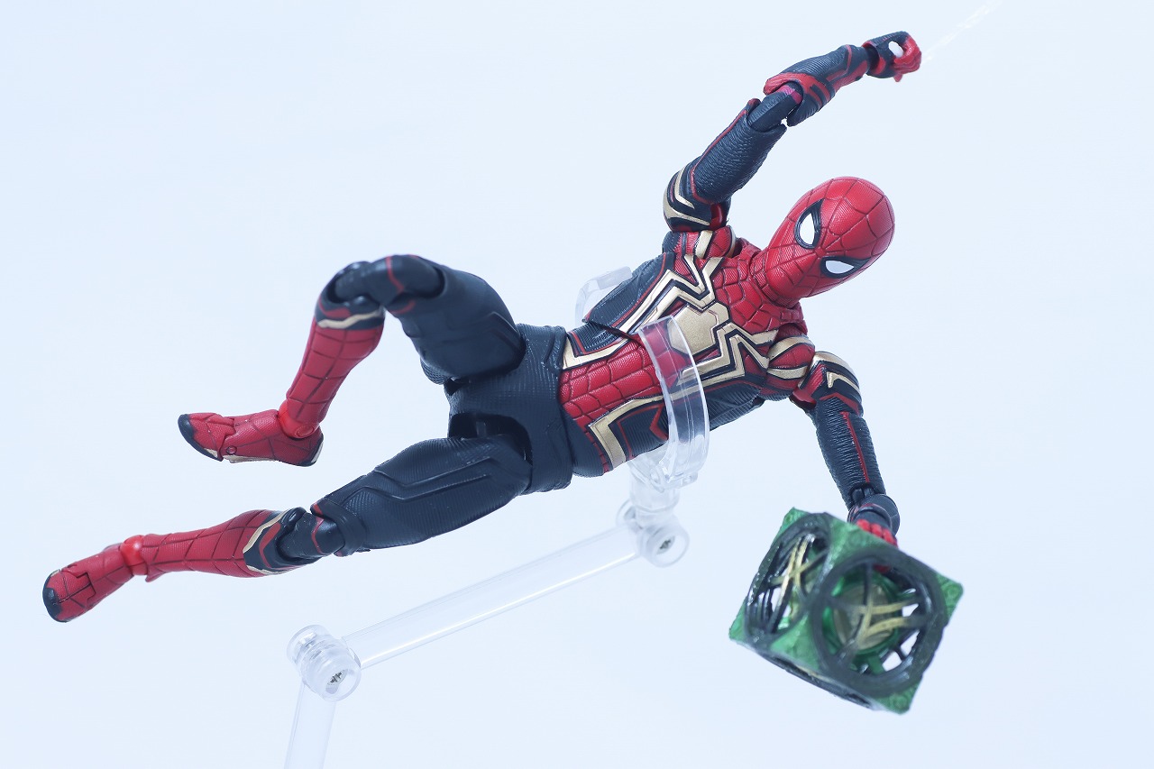 MAFEX　スパイダーマン　インテグレーテッド　スーツ　レビュー　アクション
