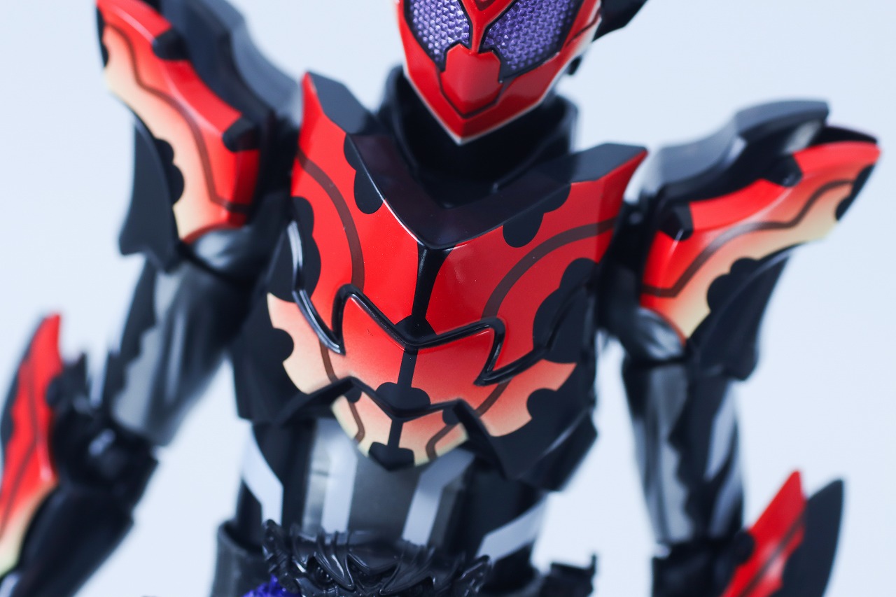 S.H.フィギュアーツ 仮面ライダービターガヴ スパーキングミフォーム レビュー 本体