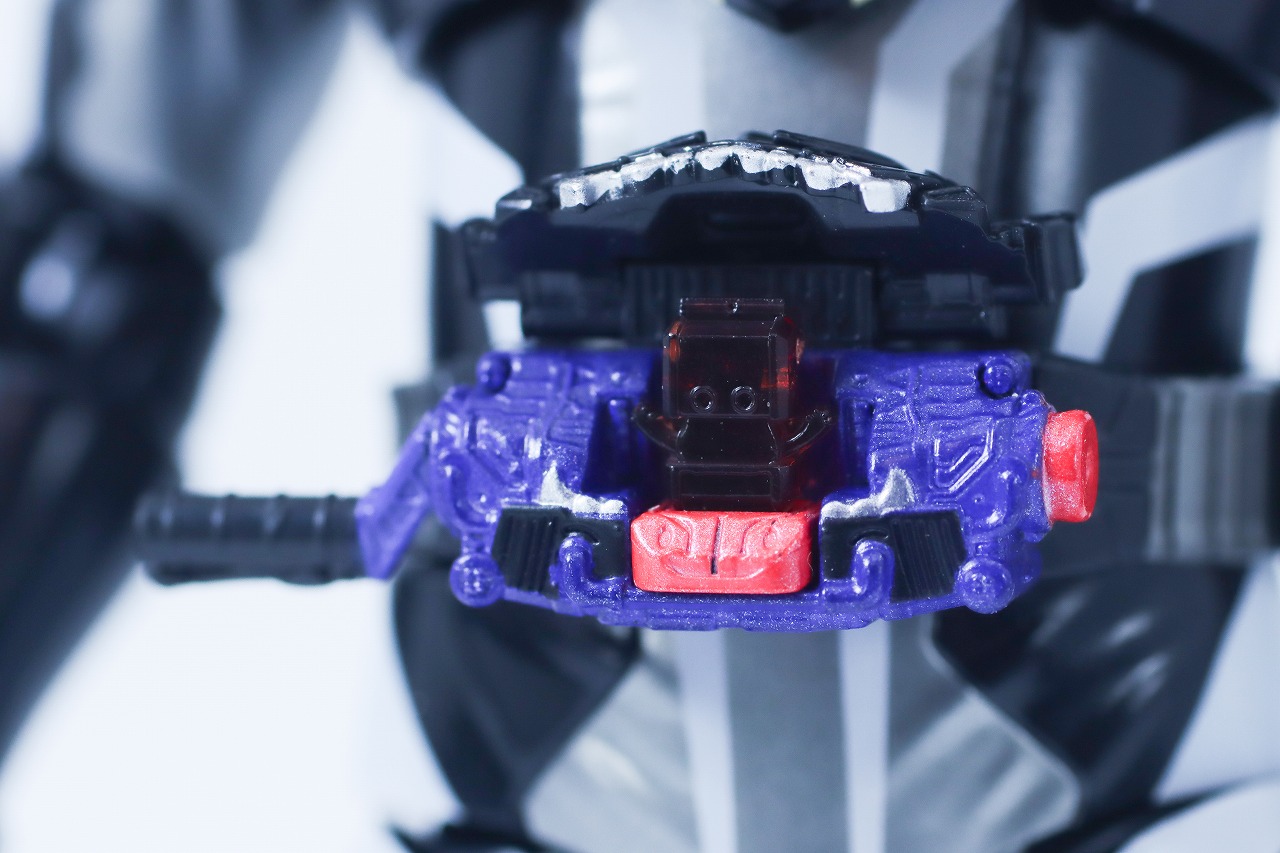 S.H.フィギュアーツ 仮面ライダービターガヴ スパーキングミフォーム レビュー 本体