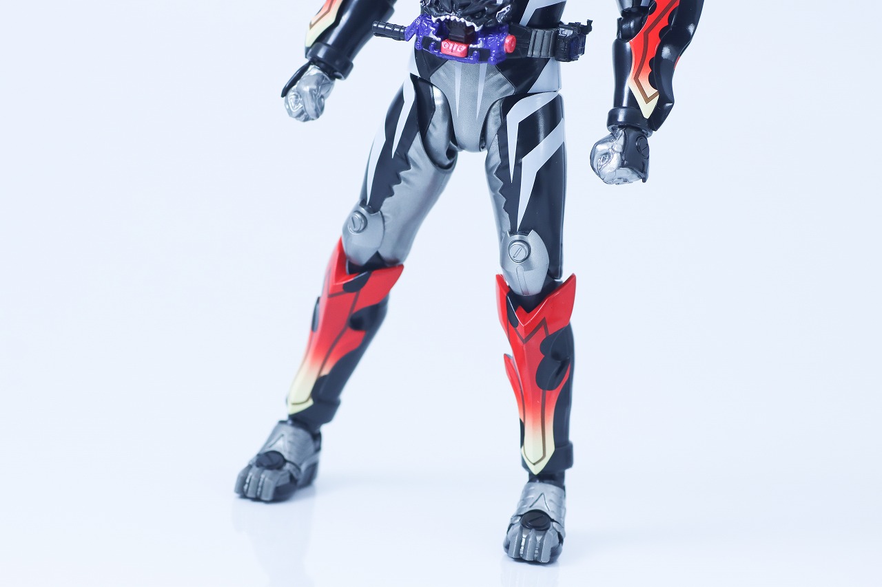 S.H.フィギュアーツ　仮面ライダービターガヴ スパーキングミフォーム　レビュー　本体