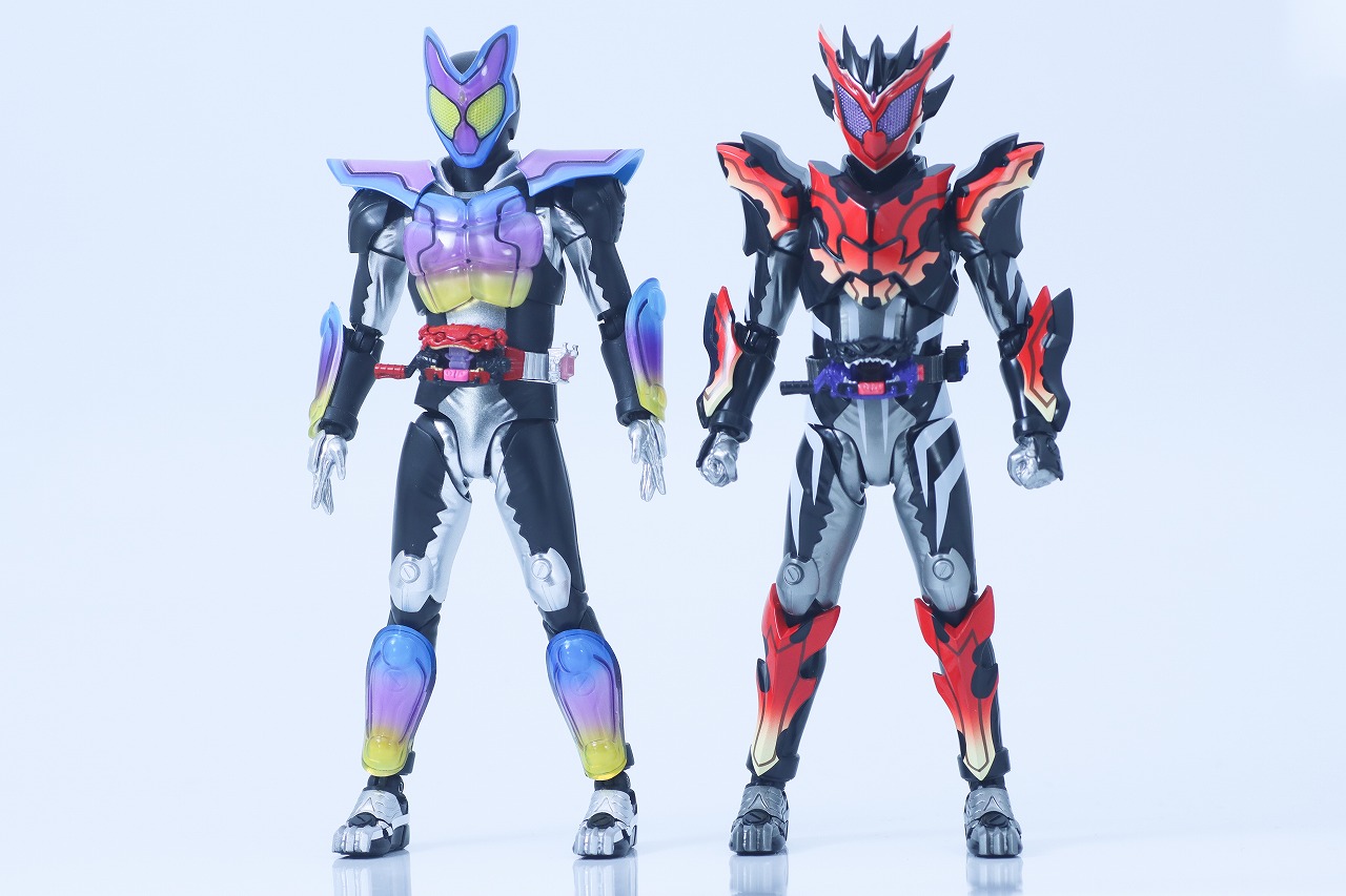 S.H.フィギュアーツ 仮面ライダービターガヴ スパーキングミフォーム レビュー 本体 仮面ライダーガヴ ポッピングミフォーム 比較