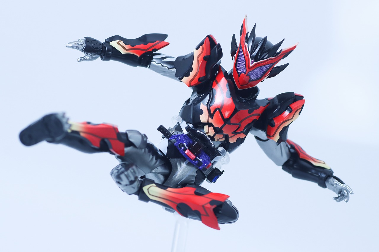 S.H.フィギュアーツ 仮面ライダービターガヴ スパーキングミフォーム レビュー アクション