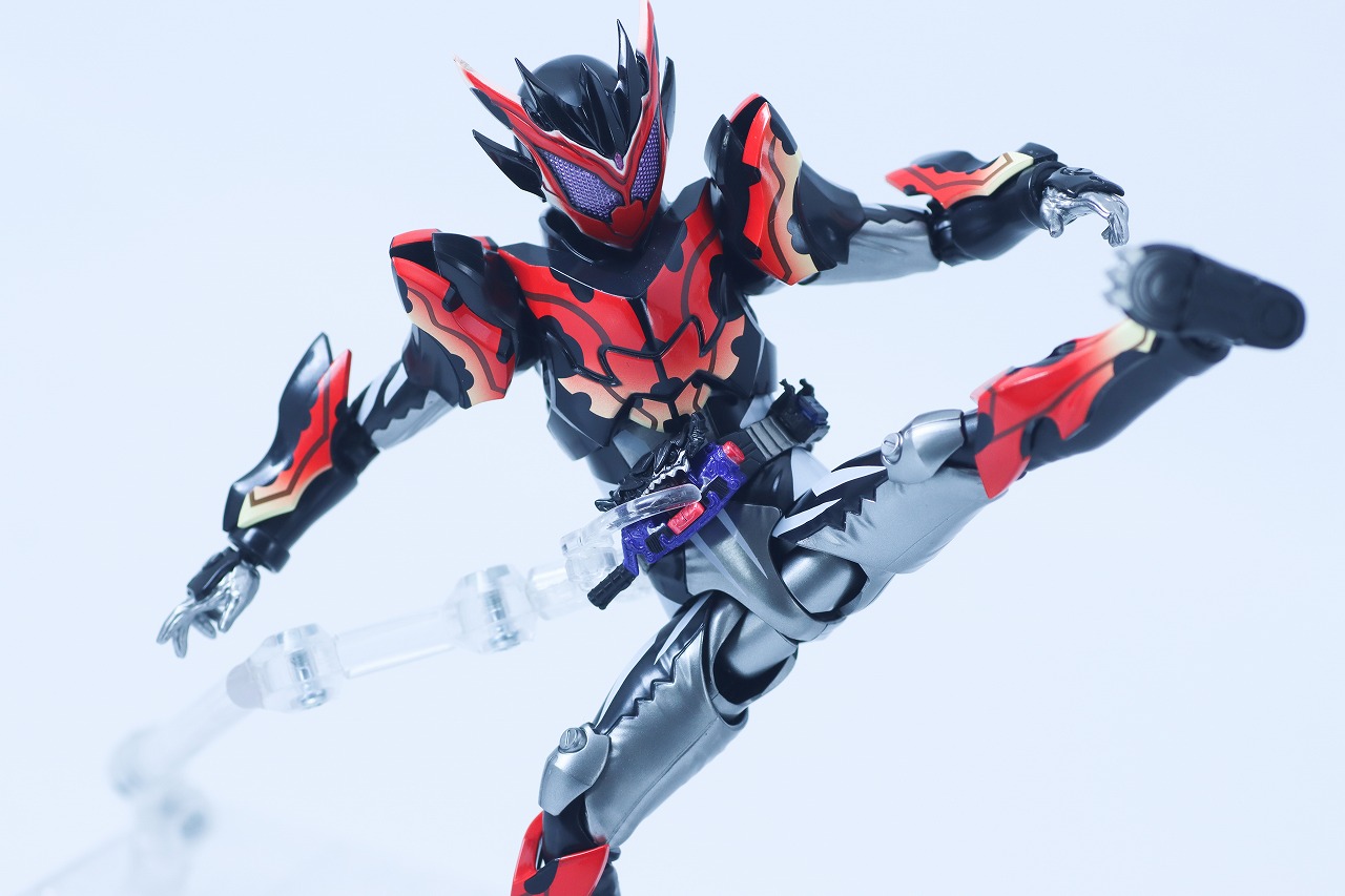 S.H.フィギュアーツ 仮面ライダービターガヴ スパーキングミフォーム レビュー アクション