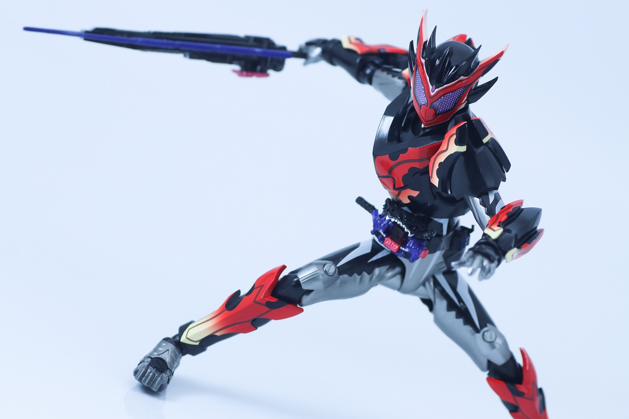 S.H.フィギュアーツ 仮面ライダービターガヴ スパーキングミフォーム レビュー アクション