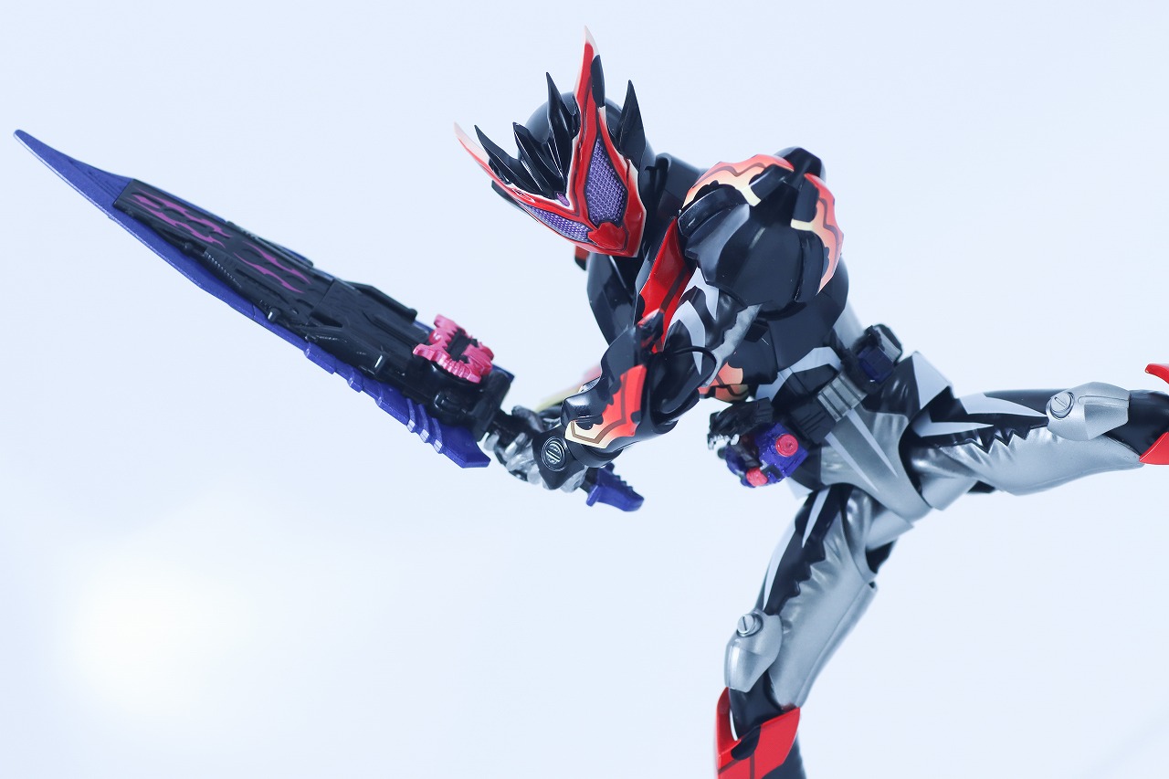 S.H.フィギュアーツ 仮面ライダービターガヴ スパーキングミフォーム レビュー アクション