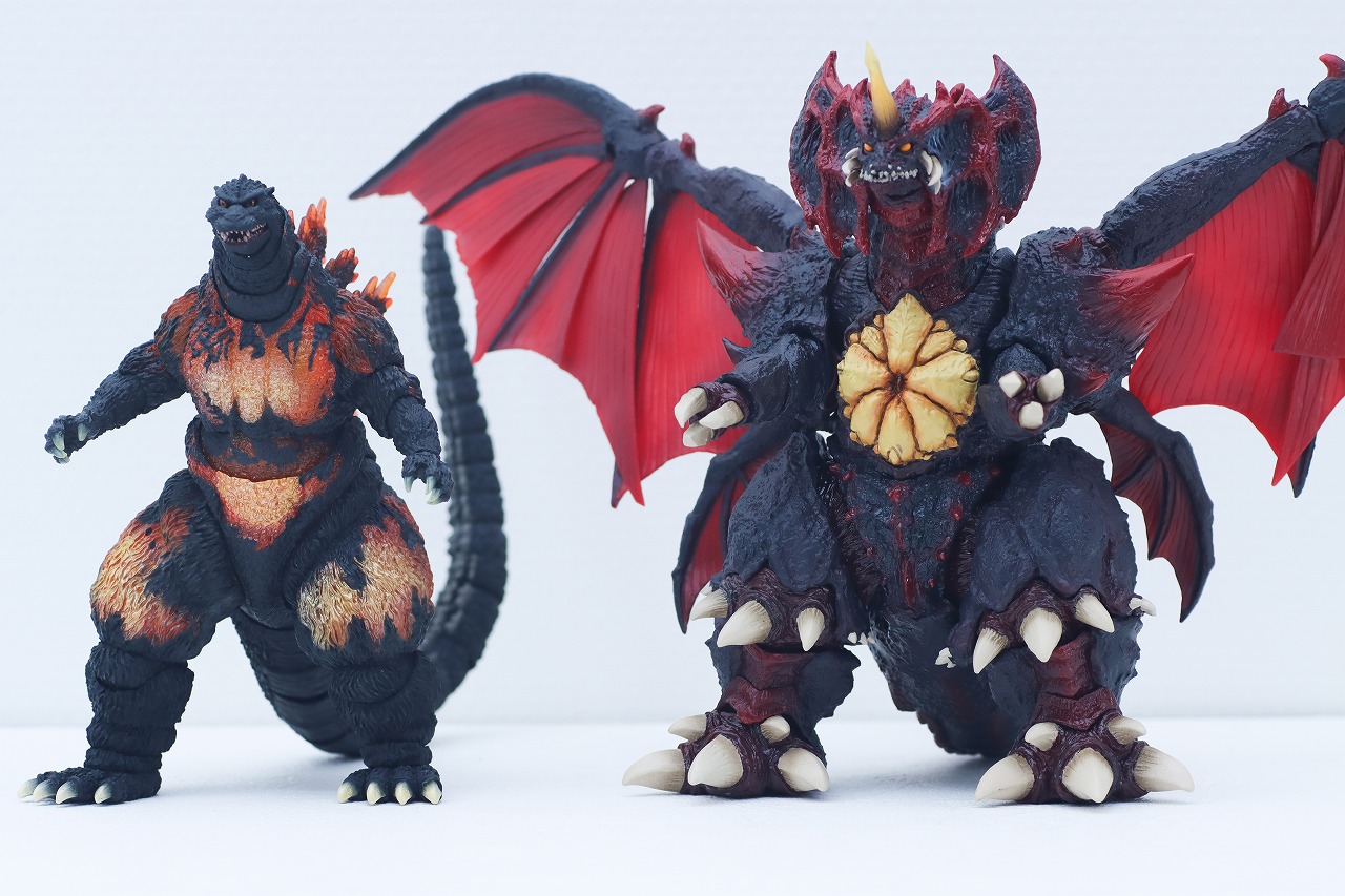 S.H.モンスターアーツ　デストロイア（完全体） 東京臨海副都心決戦ver.　レビュー　本体　バーニングゴジラ　比較