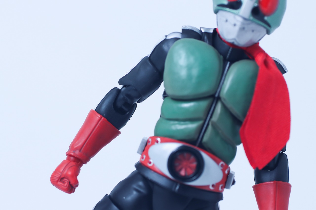 S.H.フィギュアーツ 真骨彫製法　仮面ライダー新2号 栄光の昭和ライダーエディション　レビュー　本体
