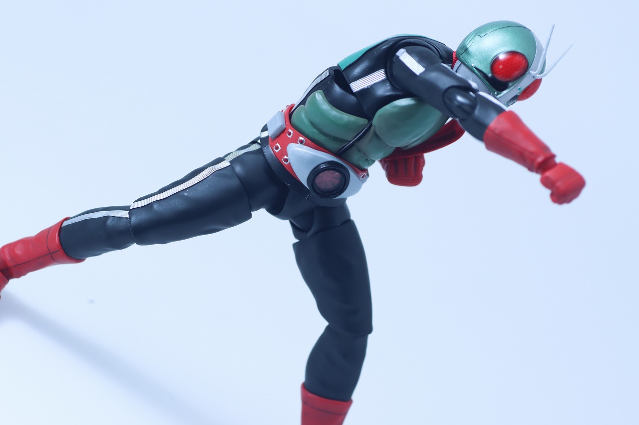 S.H.フィギュアーツ 真骨彫製法 仮面ライダー新2号 栄光の昭和ライダーエディション レビュー アクション