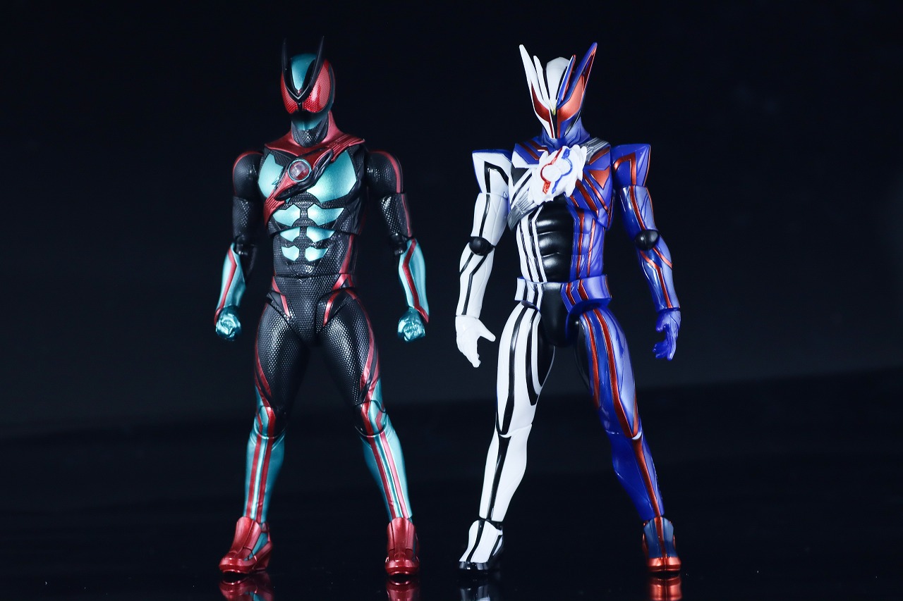 仮面ライダーアクションフィギュア 仮面ライダーノクス　レビュー　比較　S.H.フィギュアーツ　仮面ライダーゼッツ フィジカムインパクト